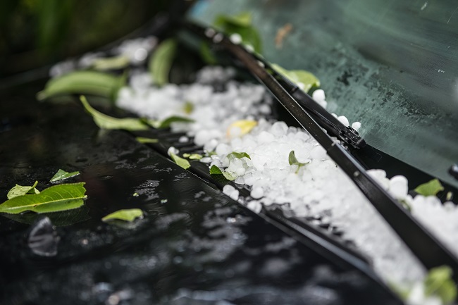3 Reasons to Get Your Car's Hail Damage Repaired This Fall